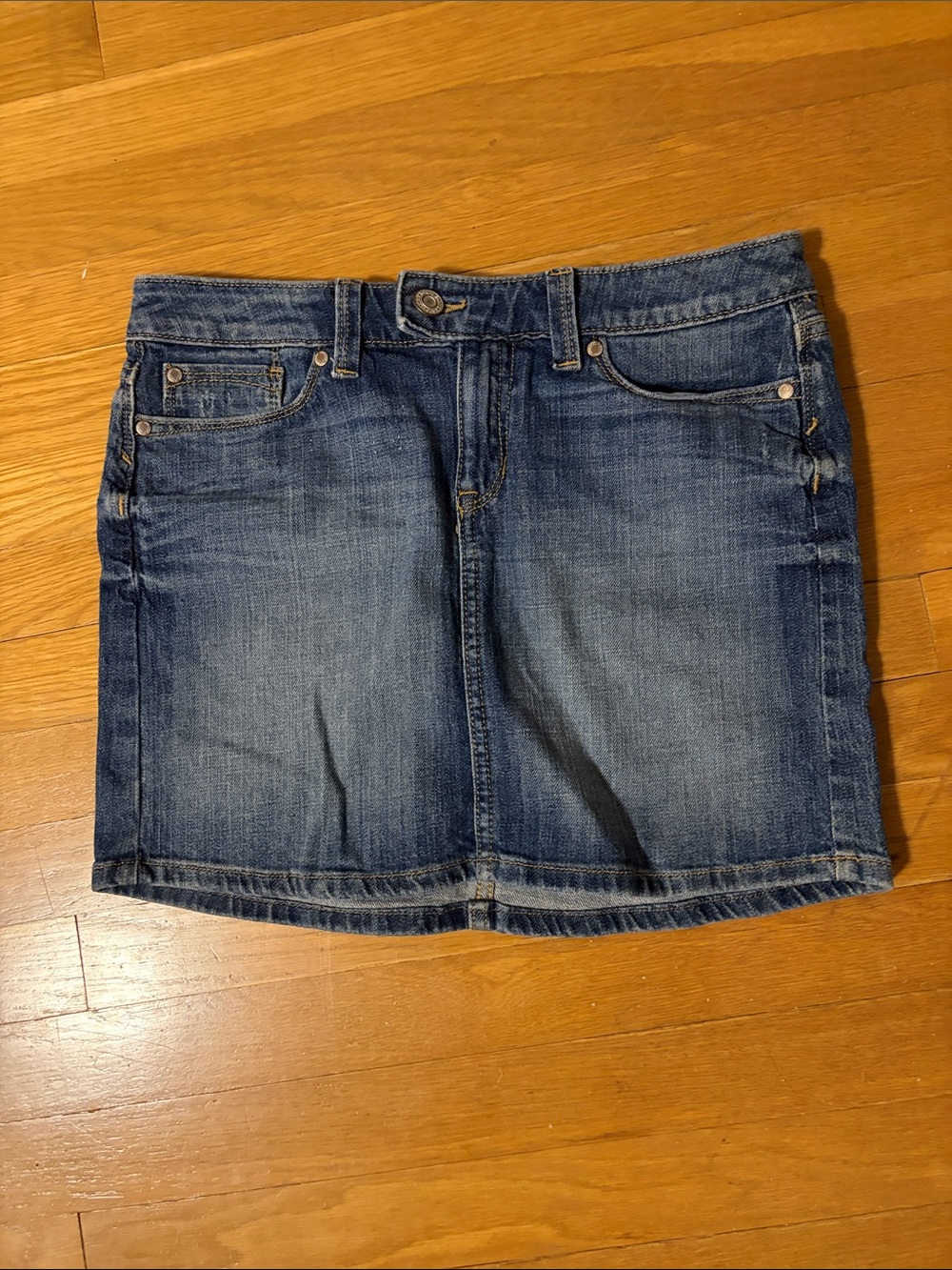 GAP Denim Mini Skirt in Medium Blue